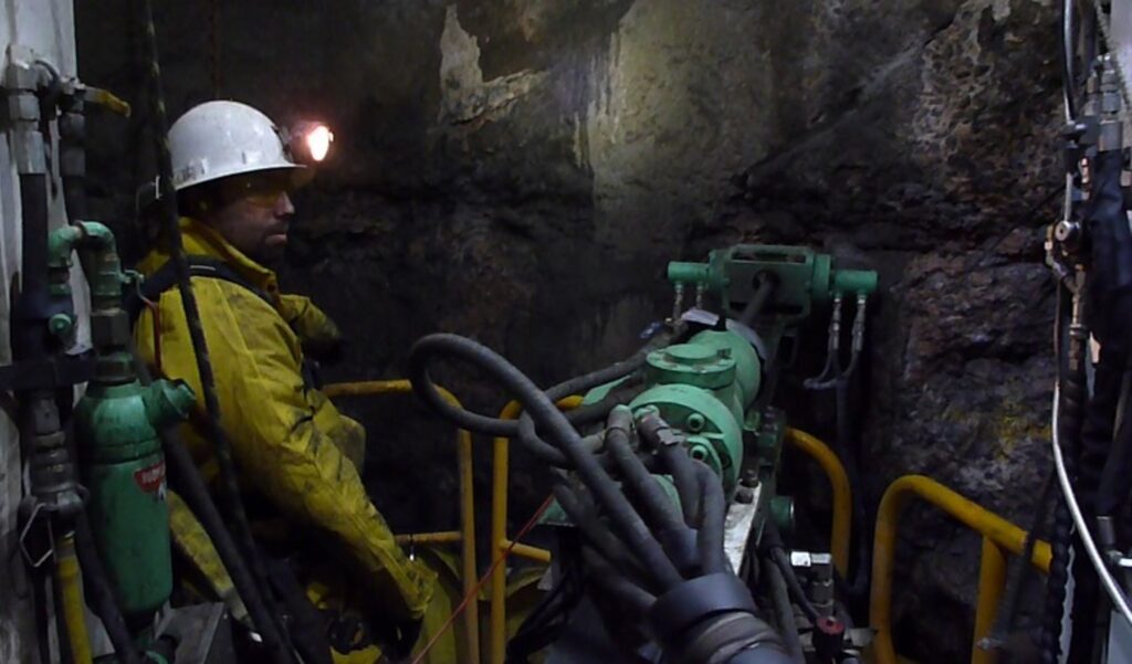 Shaft Refurbishment- Triple deck drilling stage